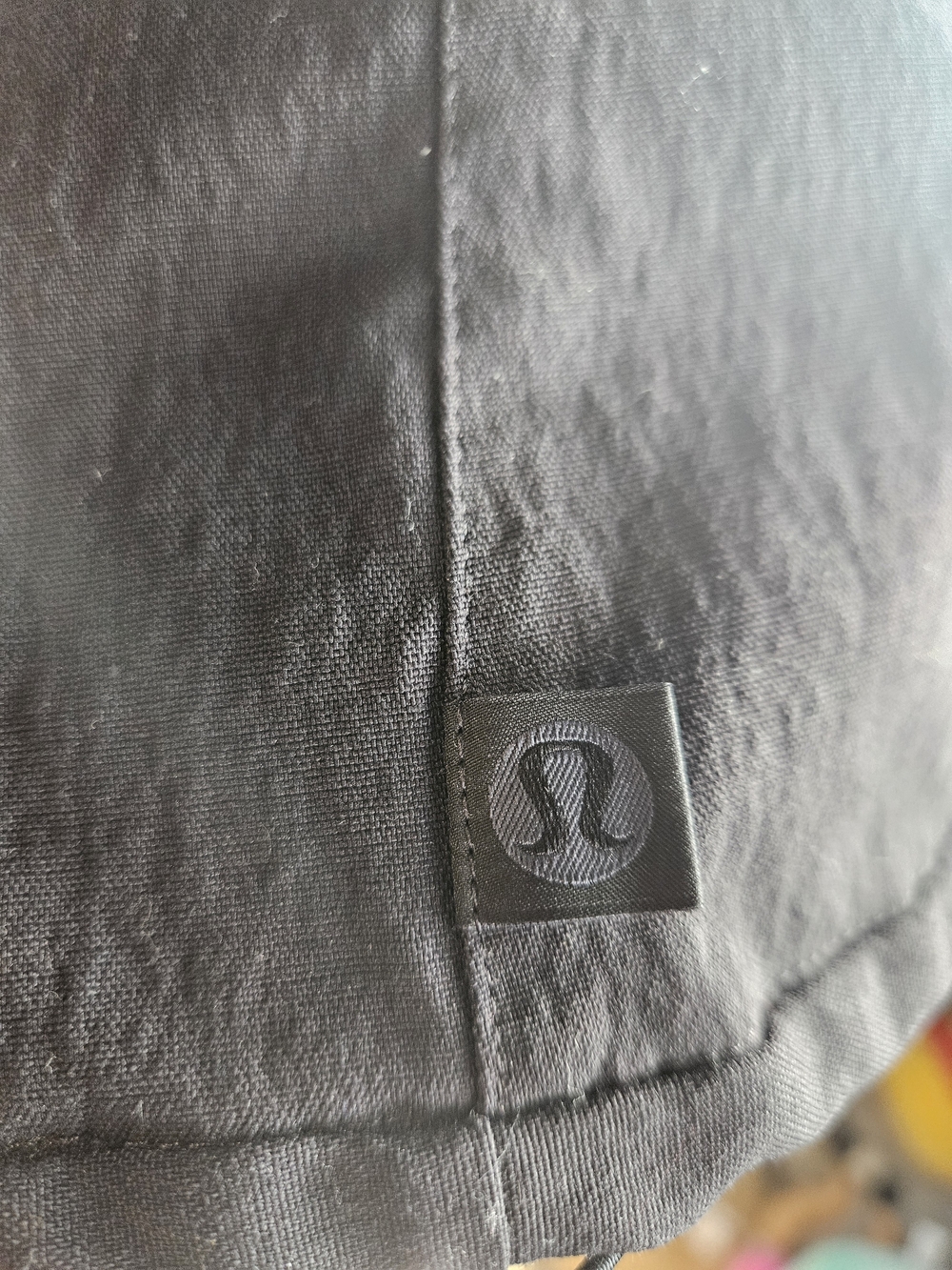 lululemon athletica Men's Lightweight Half-Zip Pullover Jacket - Black - Picture 4 of 5